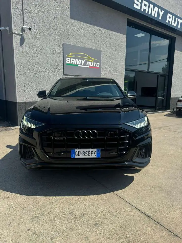 Photo 1 : Audi Q8 2020 Hybride