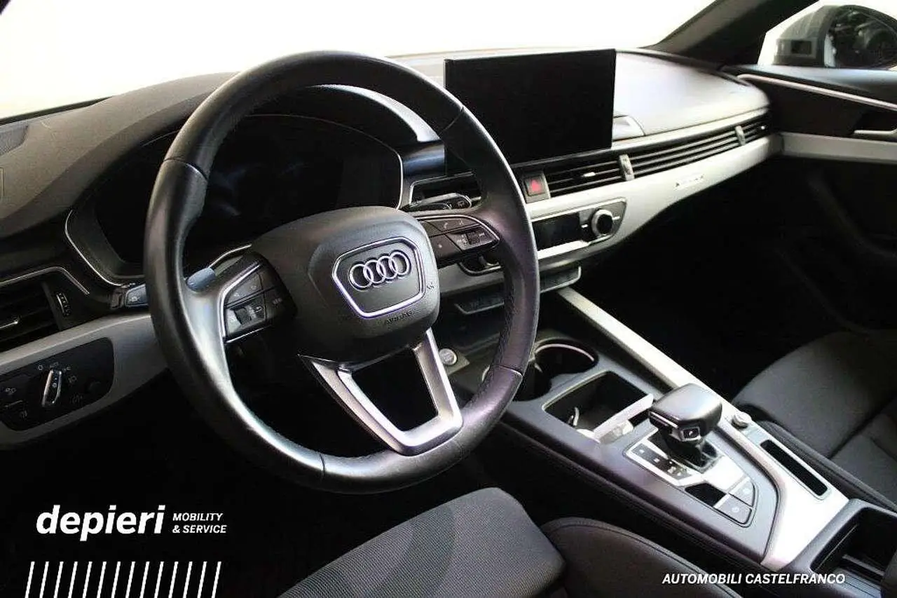 Photo 1 : Audi A4 2021 Hybride