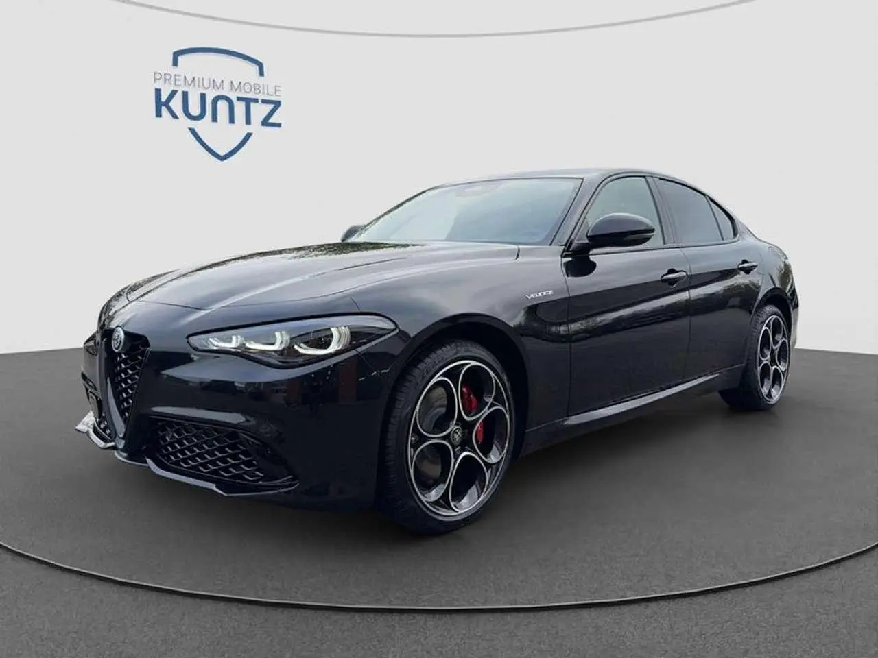 Photo 1 : Alfa Romeo Giulia 2024 Essence