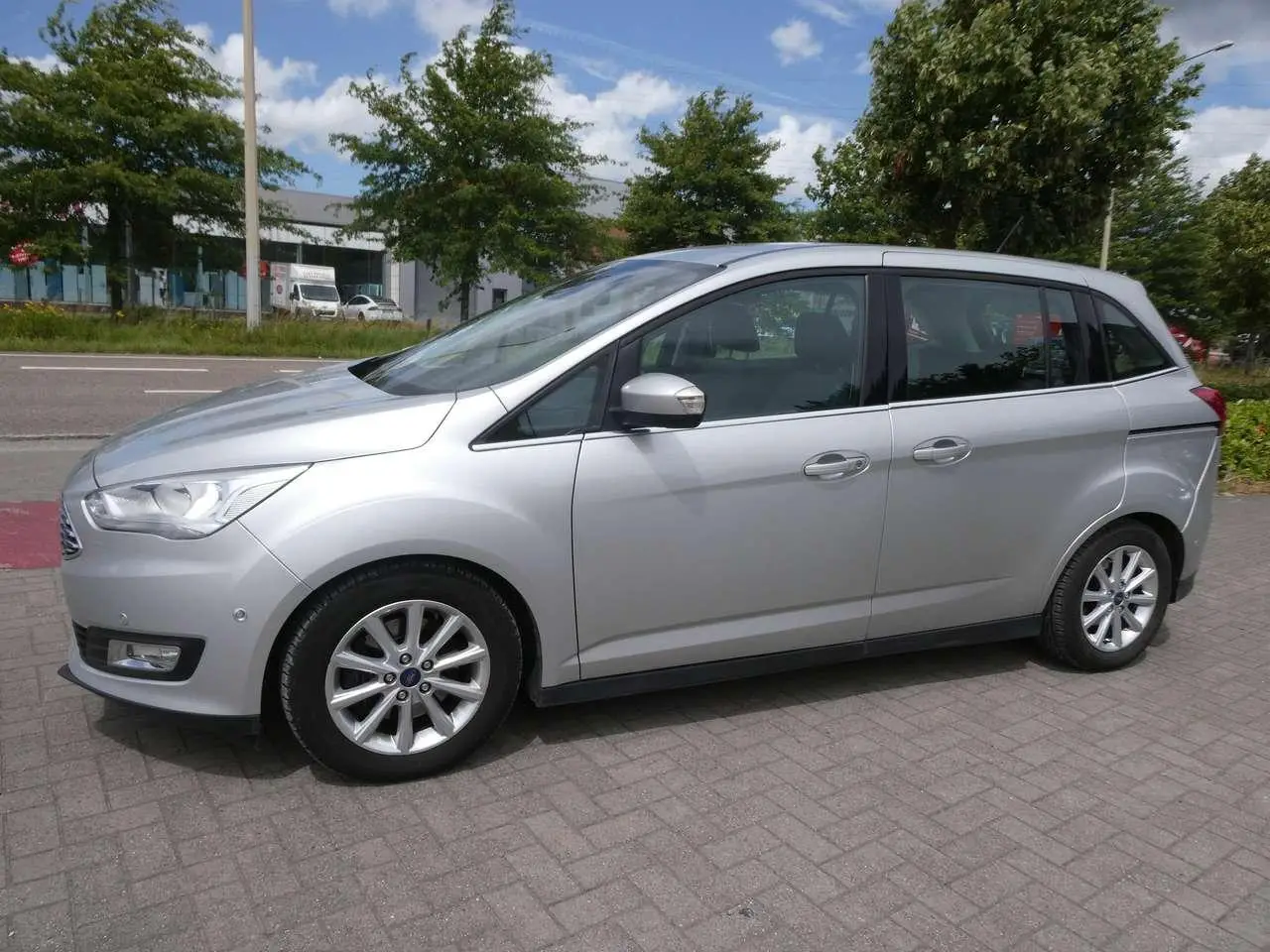 Photo 1 : Ford Grand C-max 2019 Essence