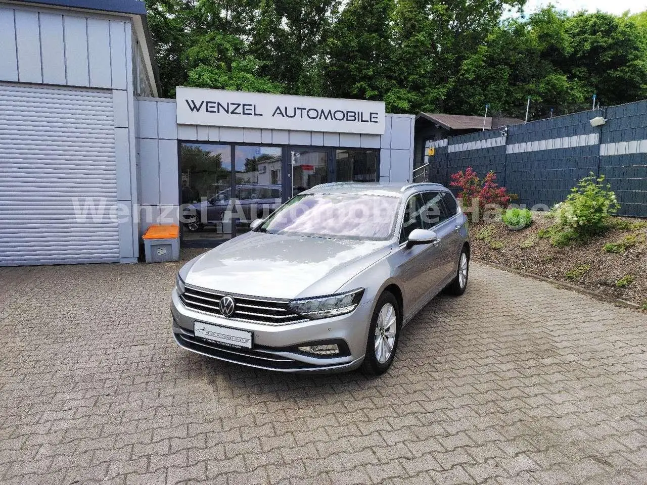 Photo 1 : Volkswagen Passat 2021 Petrol