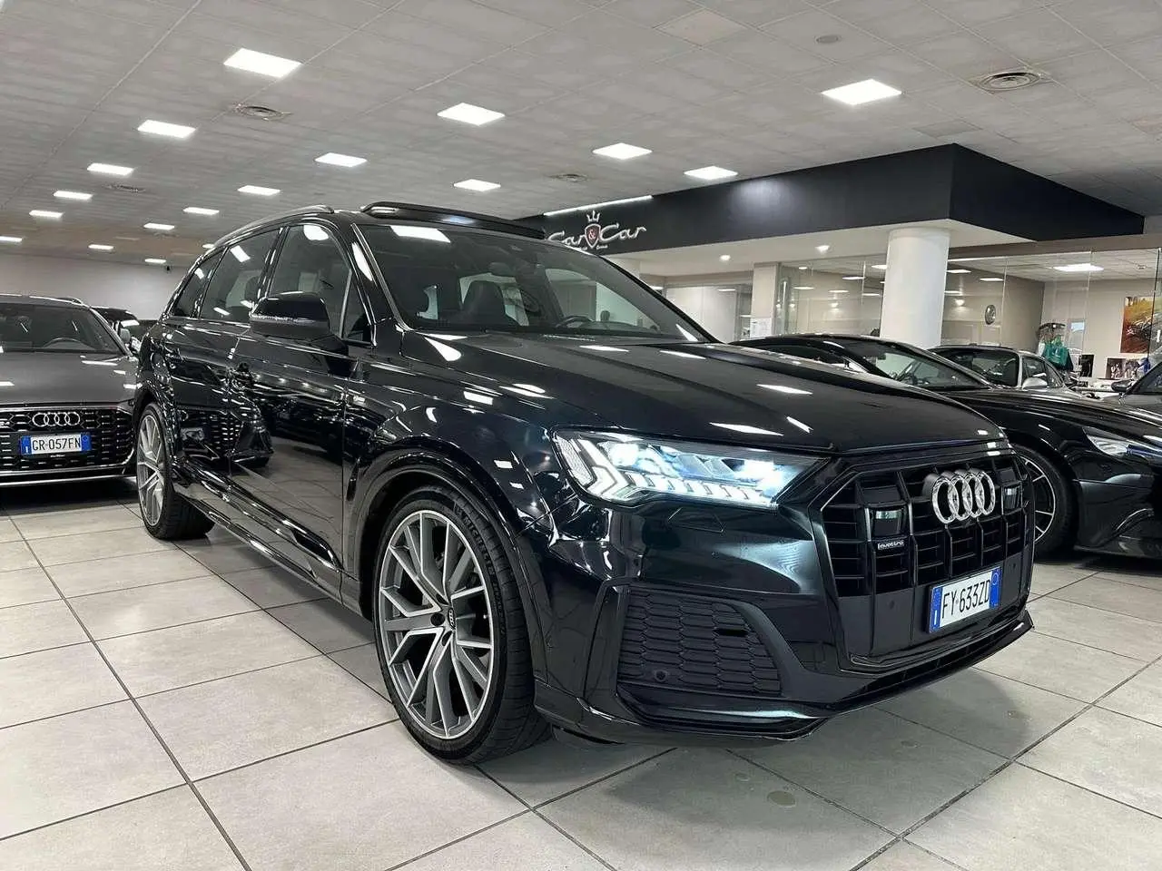 Photo 1 : Audi Q7 2019 Hybride