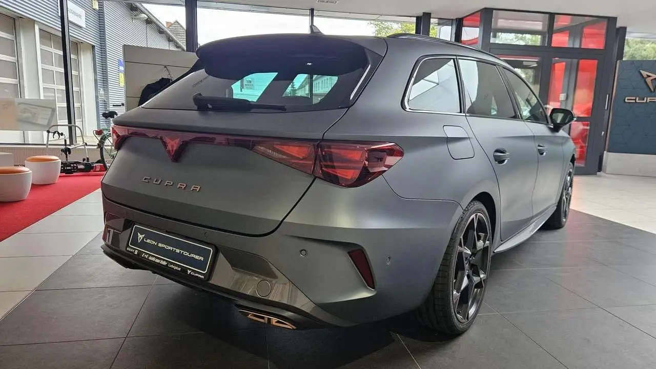 Photo 1 : Cupra Leon 2024 Hybrid