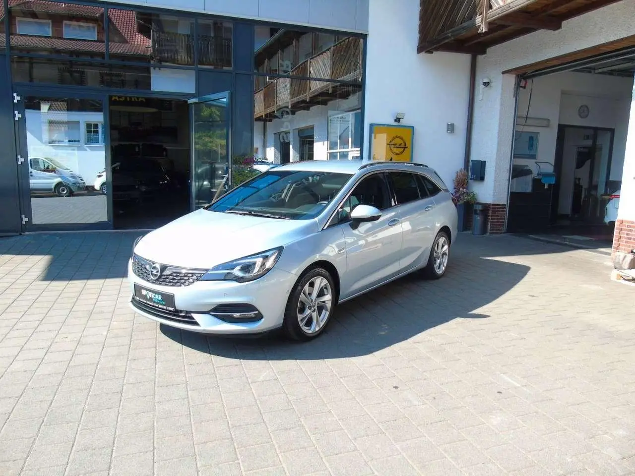 Photo 1 : Opel Astra 2019 Petrol