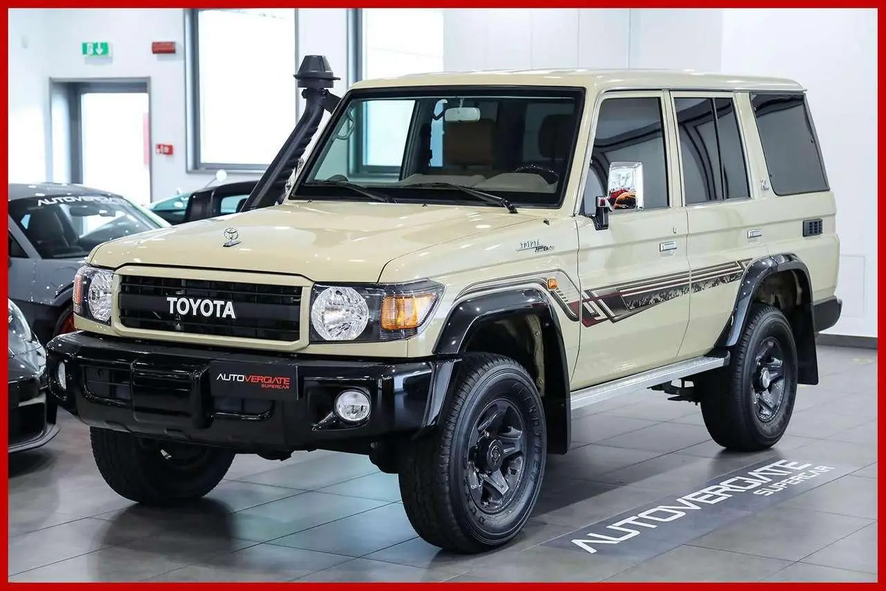 Photo 1 : Toyota Land Cruiser 2022 Petrol