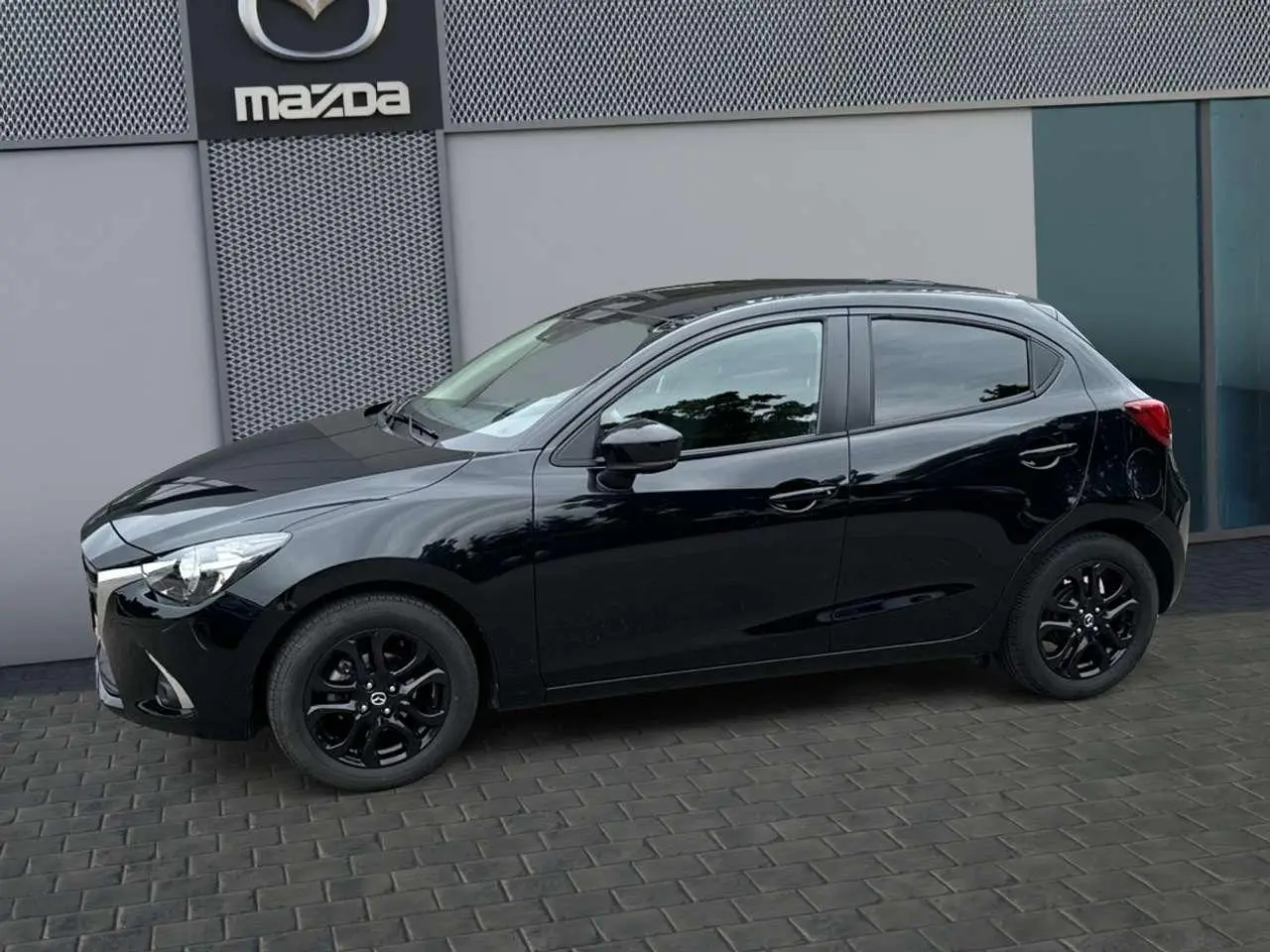 Photo 1 : Mazda 2 2019 Petrol