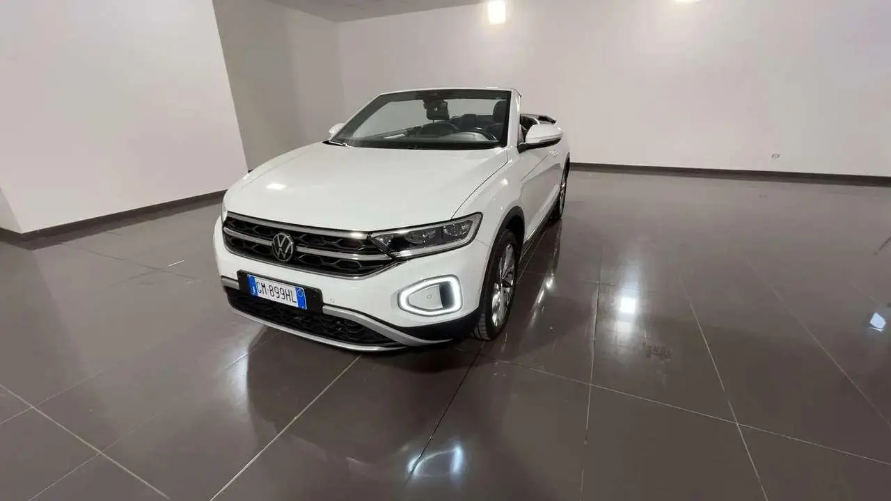 Photo 1 : Volkswagen T-roc 2023 Petrol