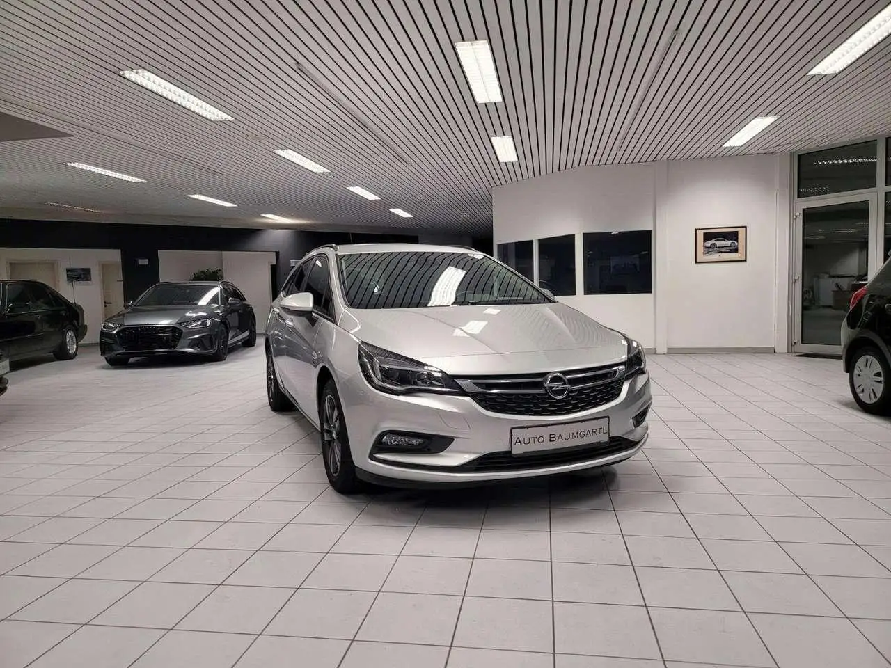 Photo 1 : Opel Astra 2019 Essence