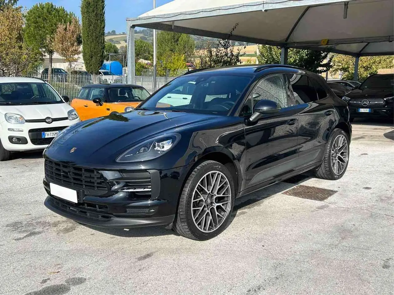 Photo 1 : Porsche Macan 2021 Essence