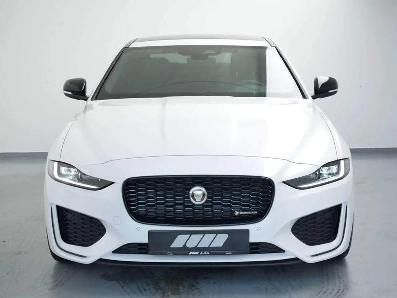 Photo 1 : Jaguar Xe 2023 Diesel