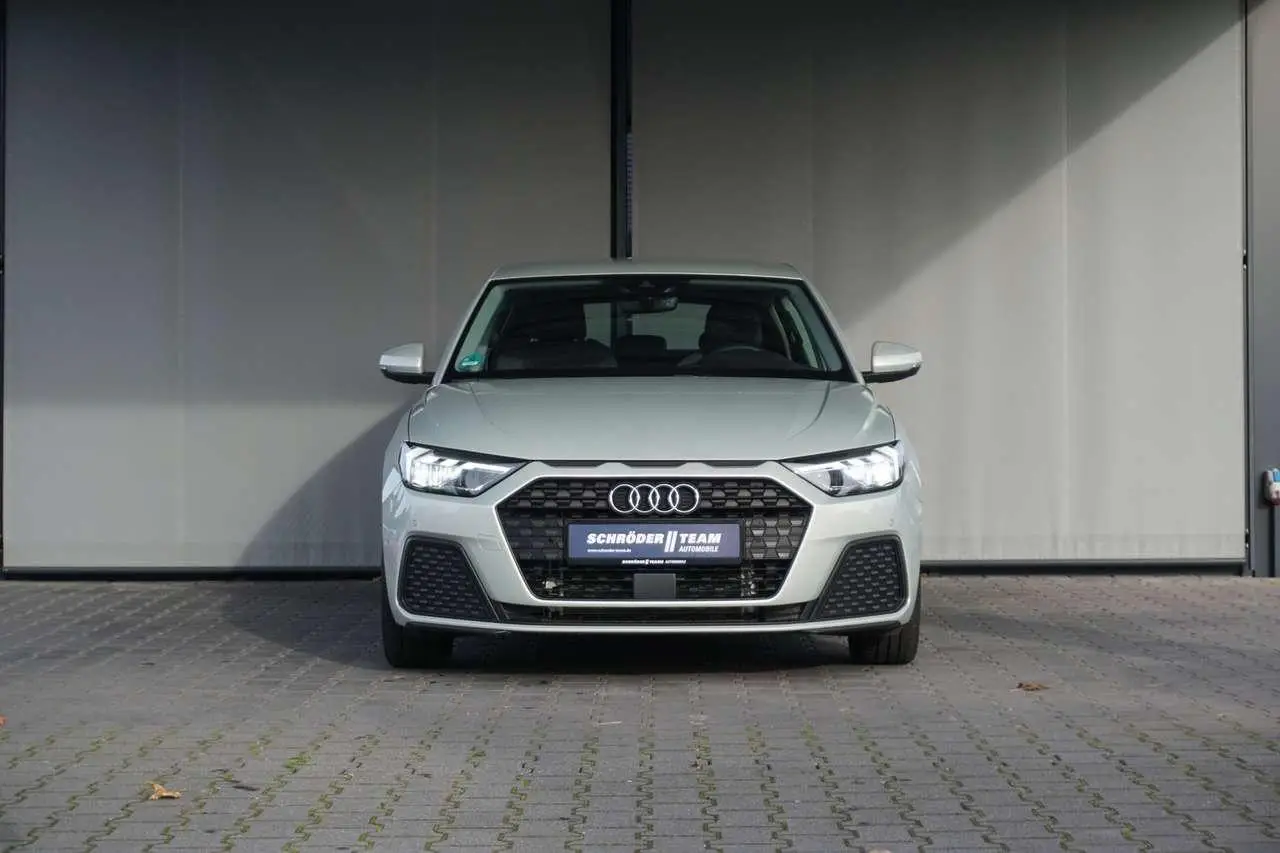 Photo 1 : Audi A1 2023 Essence