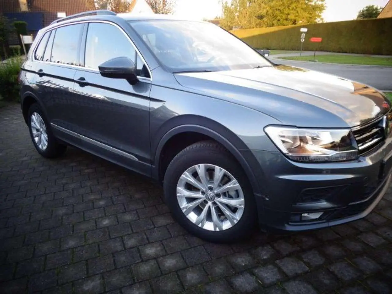 Photo 1 : Volkswagen Tiguan 2020 Essence