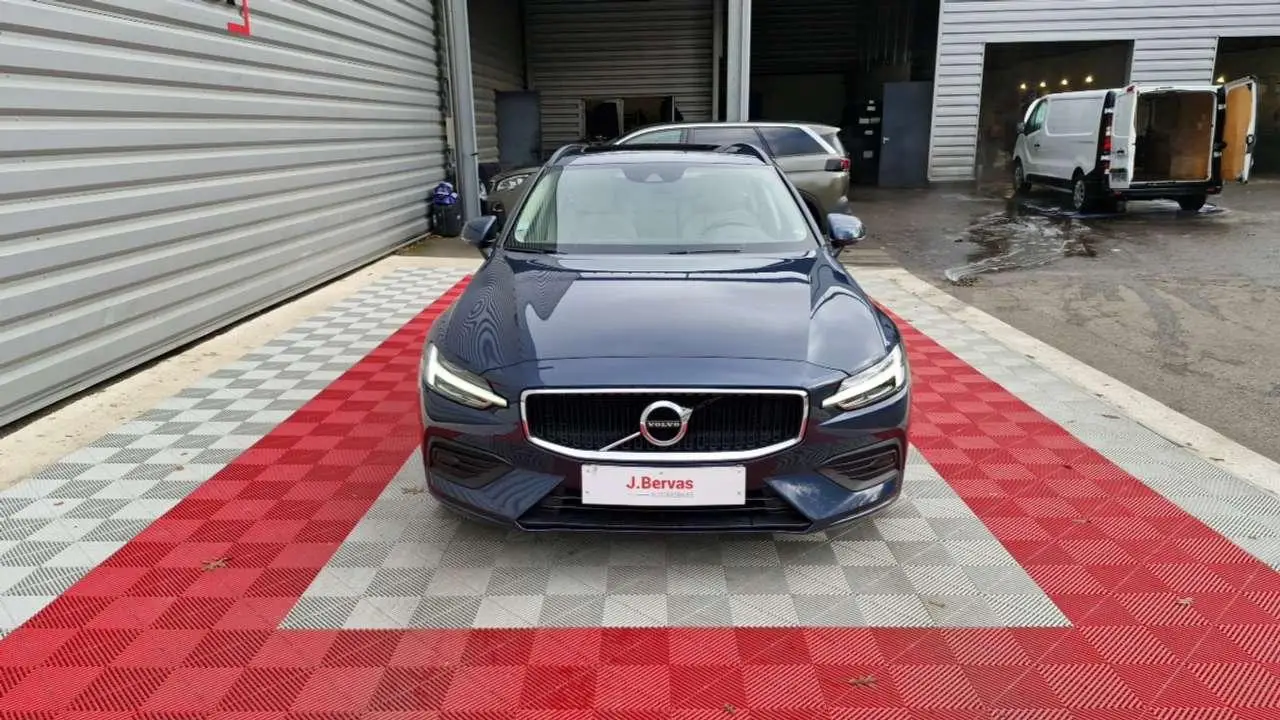 Photo 1 : Volvo V60 2022 Essence