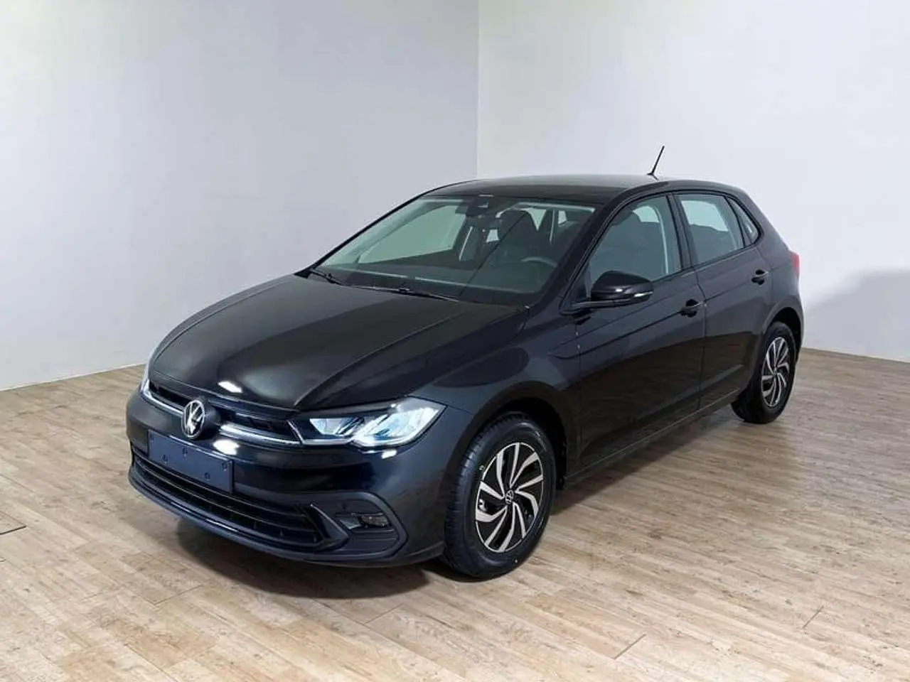 Photo 1 : Volkswagen Polo 2024 Petrol