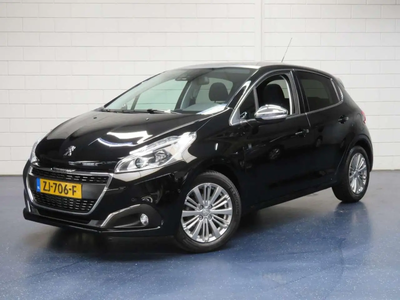 Photo 1 : Peugeot 208 2019 Petrol