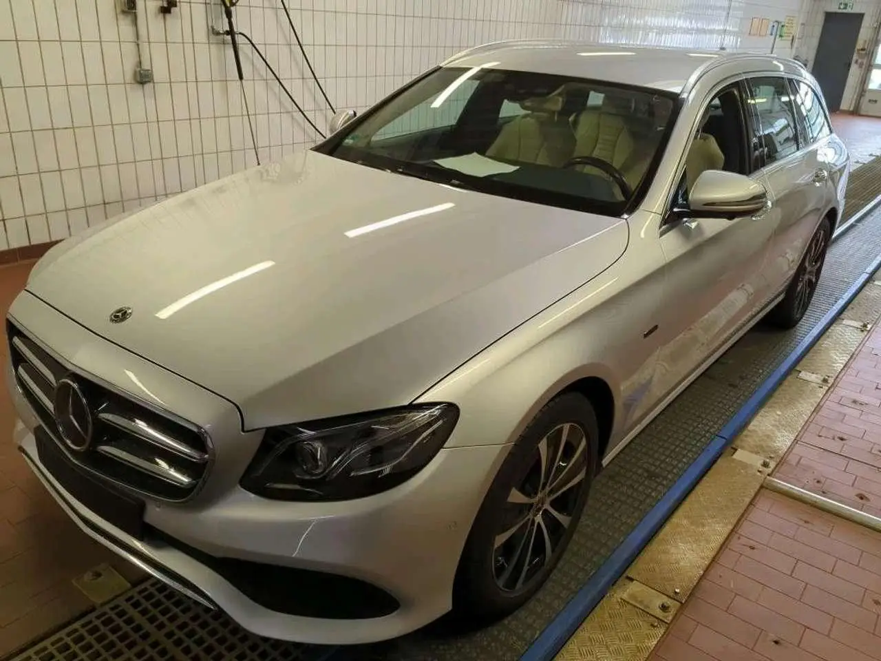 Photo 1 : Mercedes-benz Classe E 2020 Hybrid