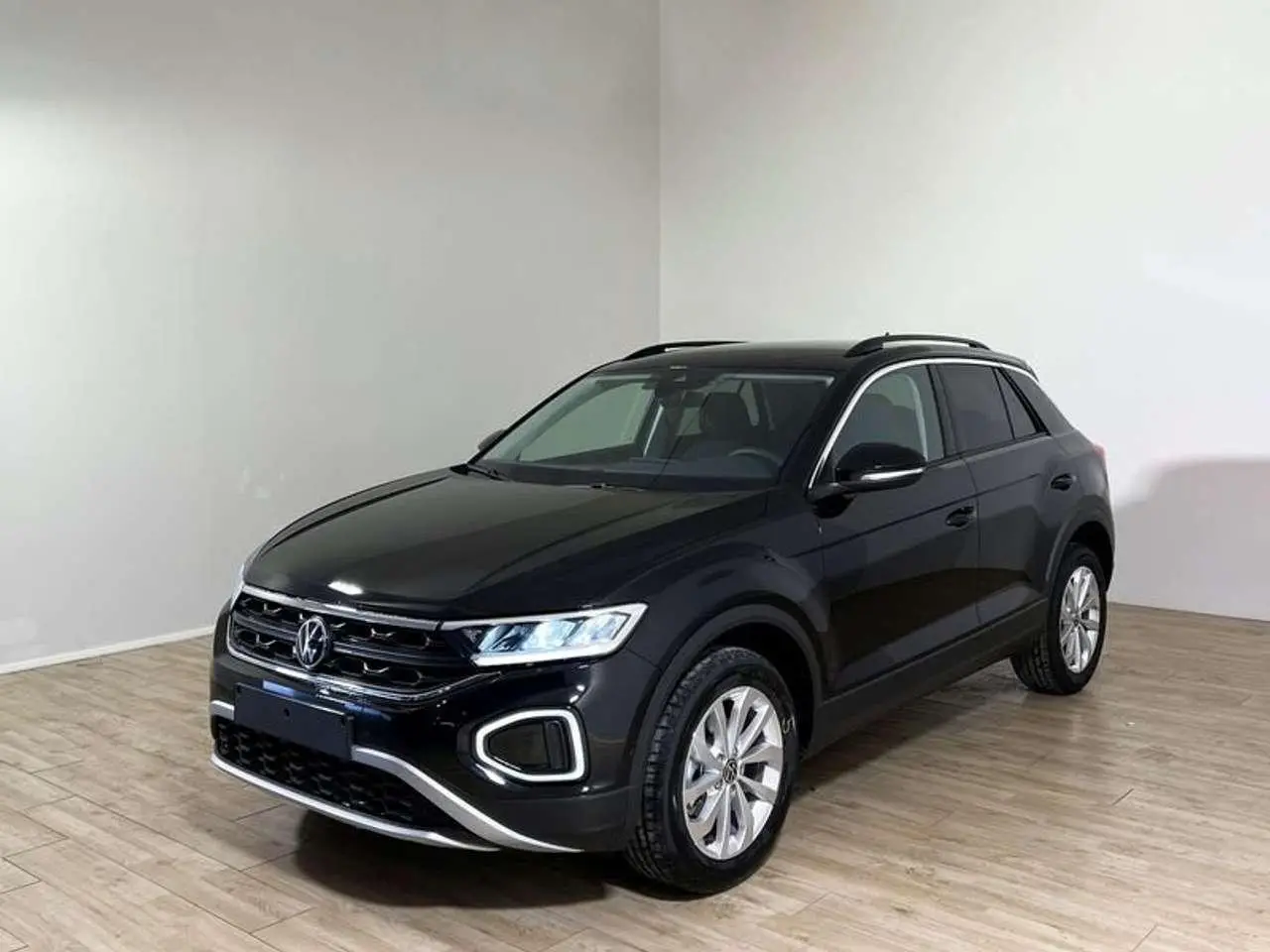 Photo 1 : Volkswagen T-roc 2024 Petrol