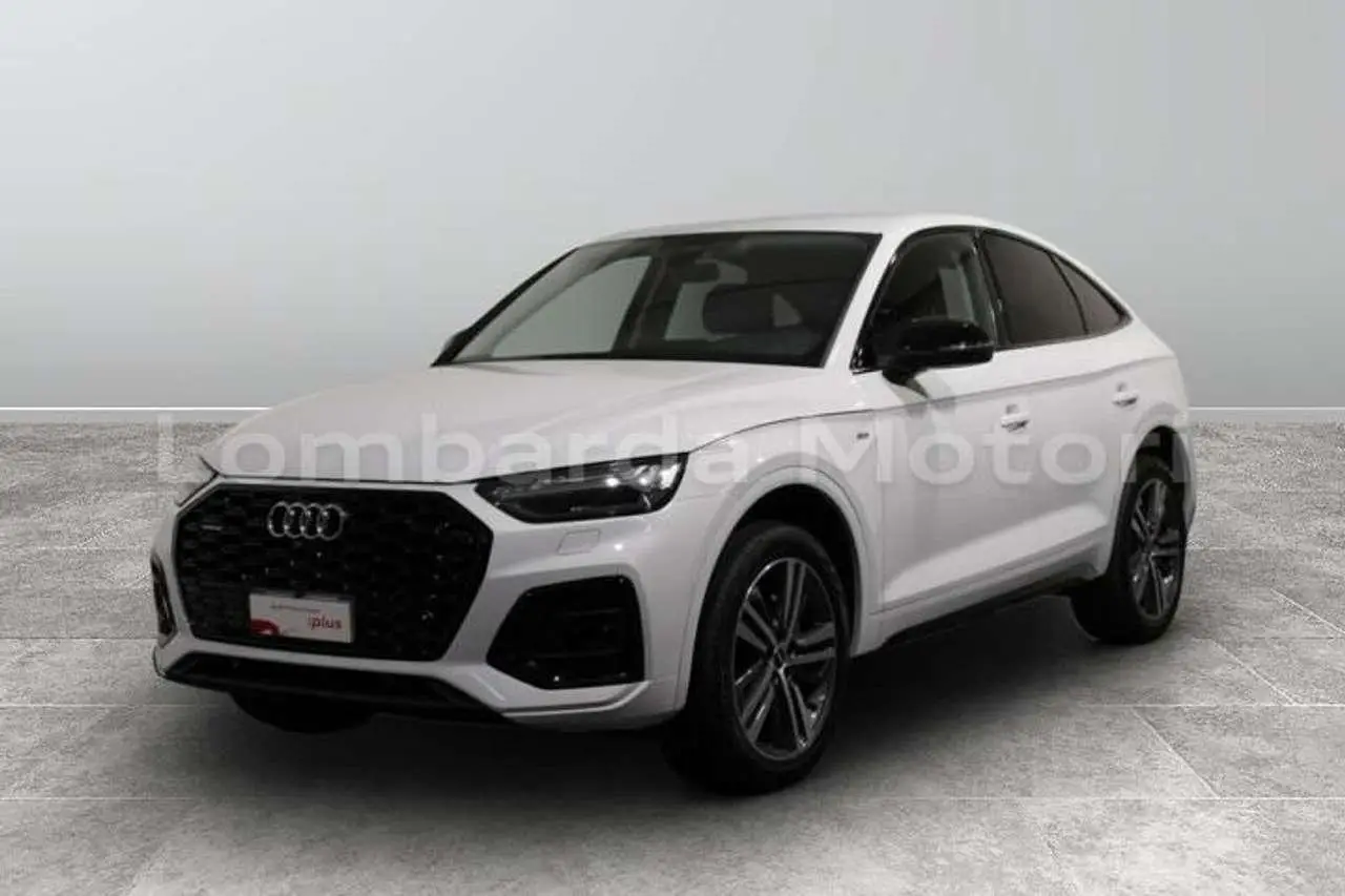 Photo 1 : Audi Q5 2023 Hybrid