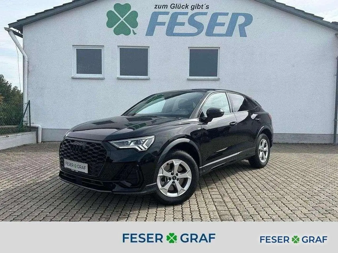 Photo 1 : Audi Q3 2023 Petrol