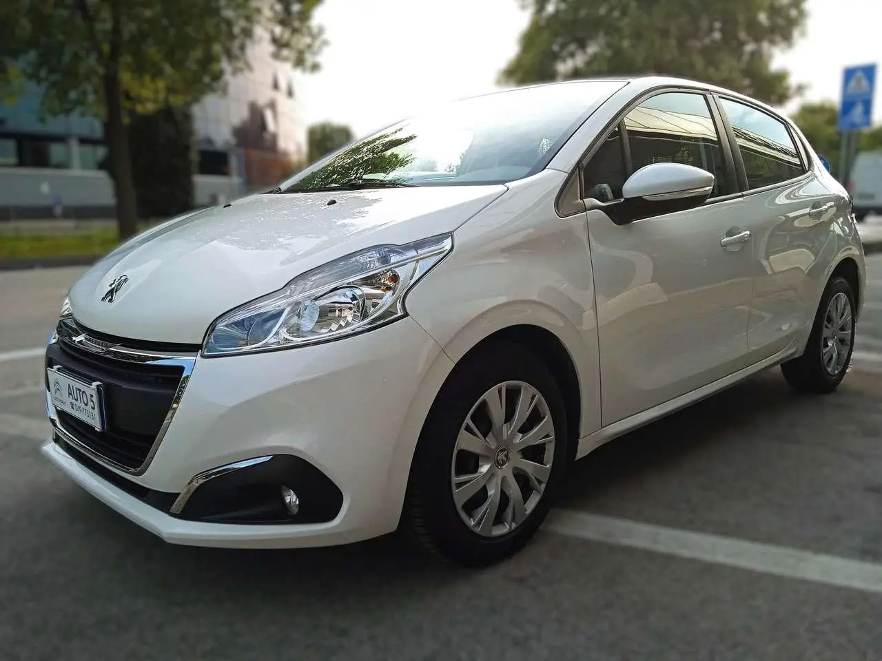 Photo 1 : Peugeot 208 2019 Diesel