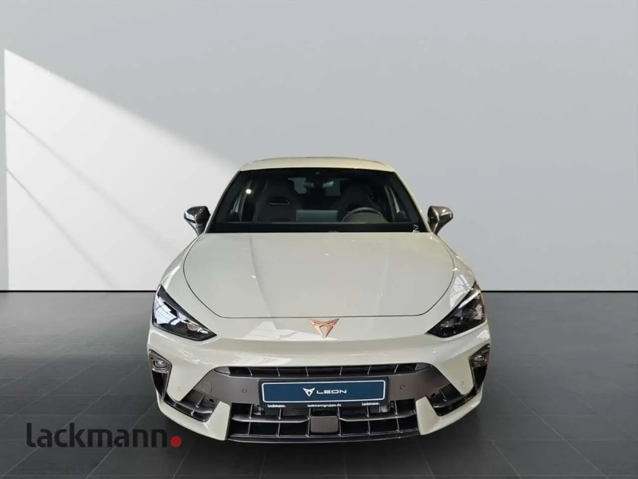 Photo 1 : Cupra Leon 2024 Petrol