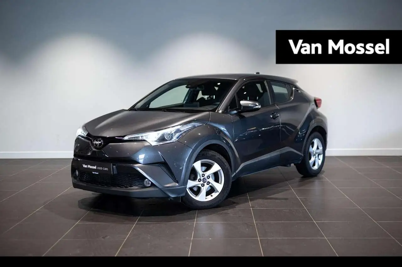 Photo 1 : Toyota C-hr 2018 Petrol