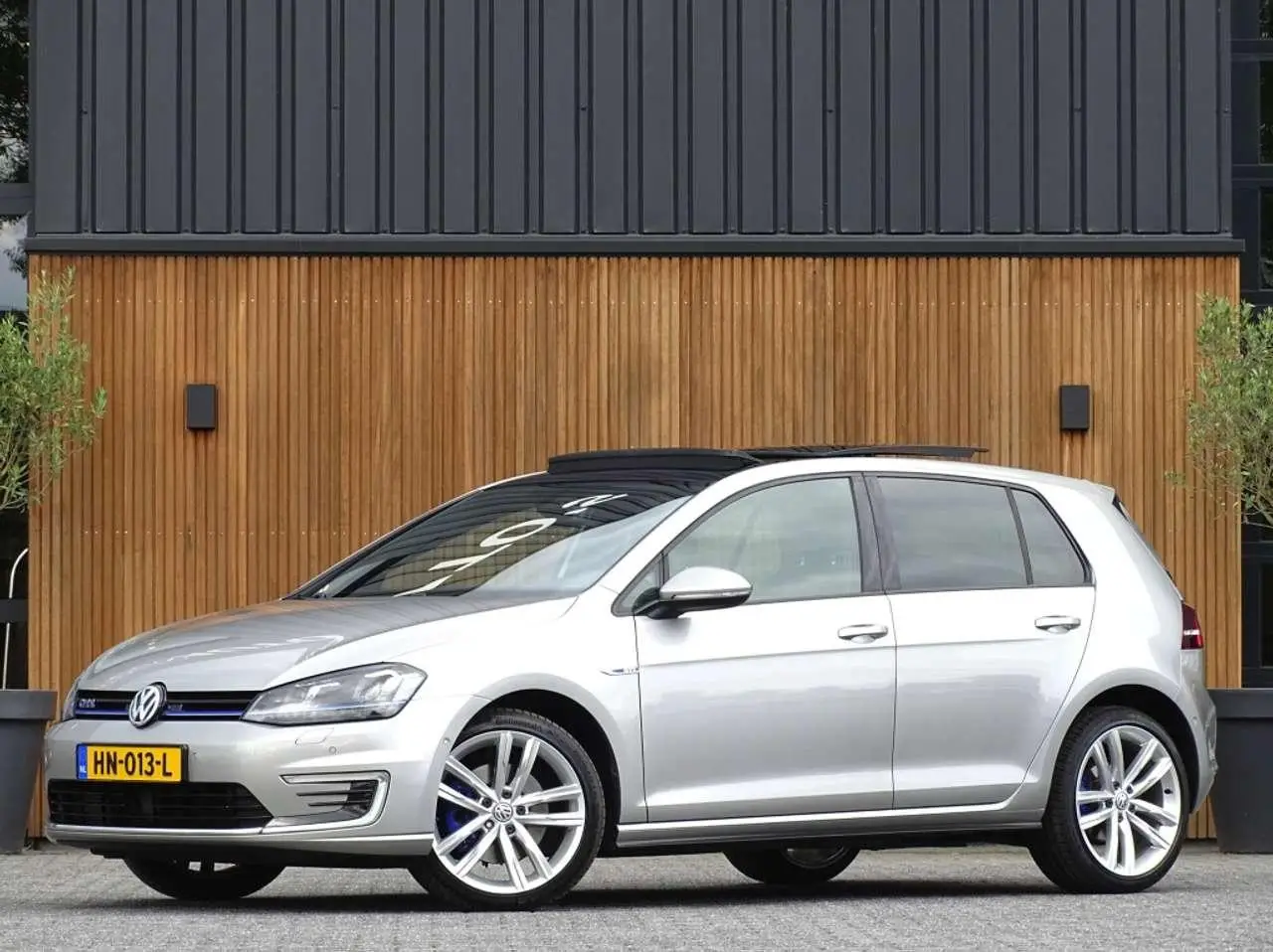 Photo 1 : Volkswagen Golf 2015 Hybride