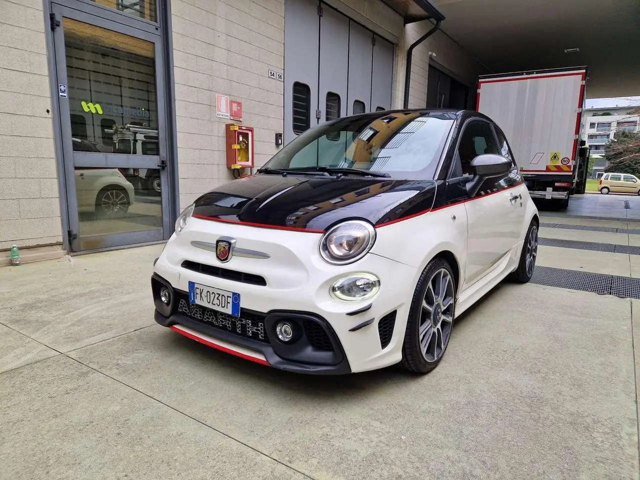 Photo 1 : Abarth 595 2017 Essence