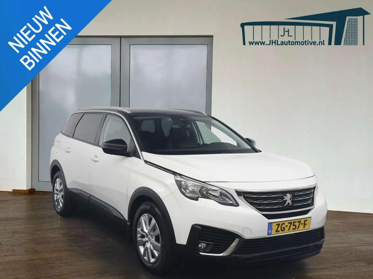 Photo 1 : Peugeot 5008 2019 Essence