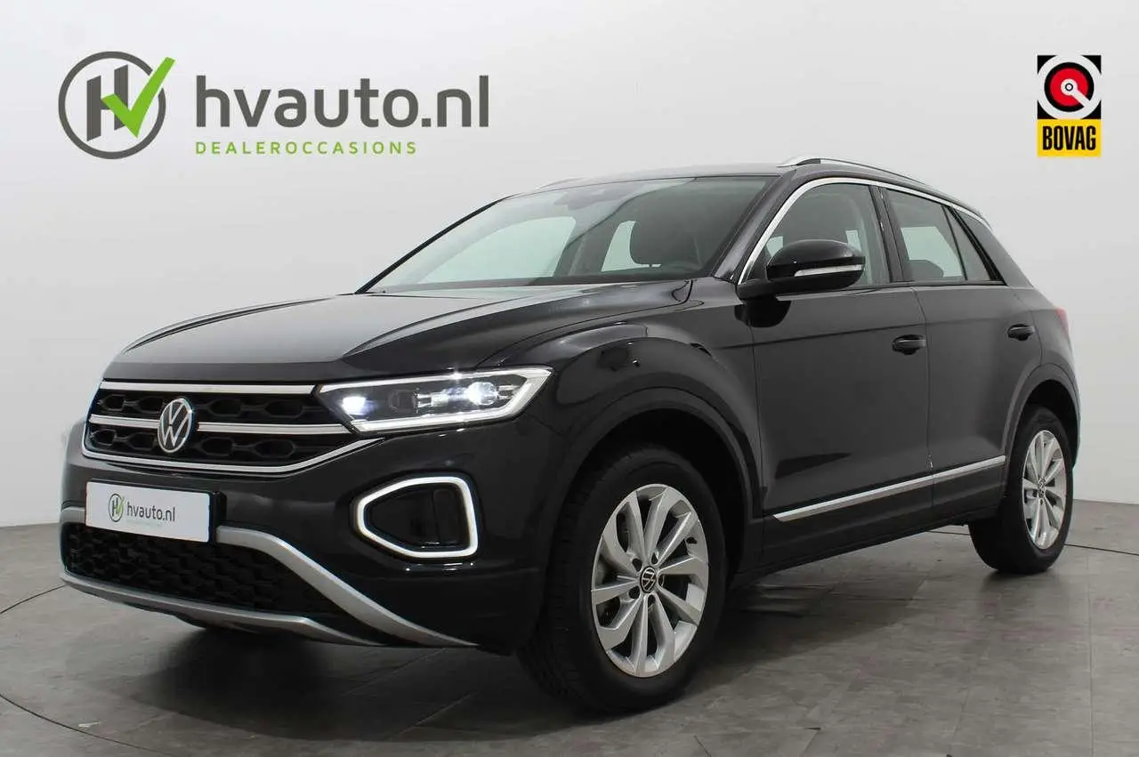 Photo 1 : Volkswagen T-roc 2023 Essence