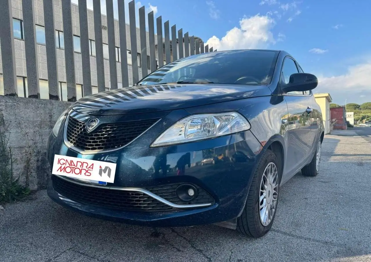 Photo 1 : Lancia Ypsilon 2017 GPL