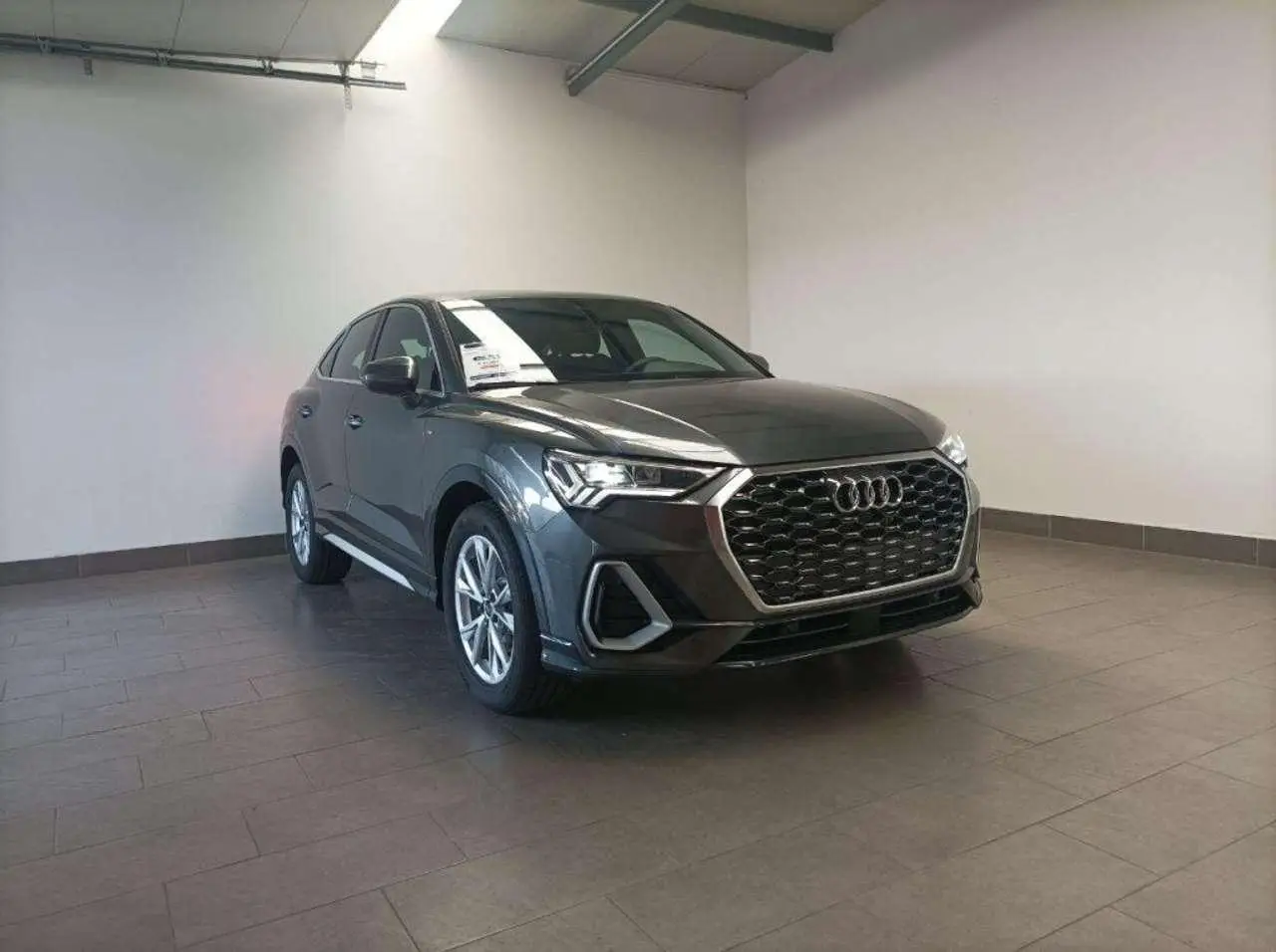 Photo 1 : Audi Q3 2024 Diesel