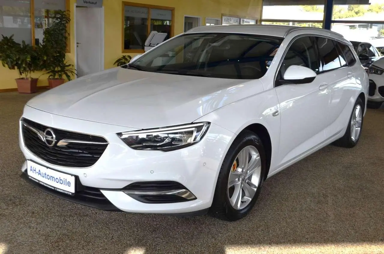 Photo 1 : Opel Insignia 2019 Petrol