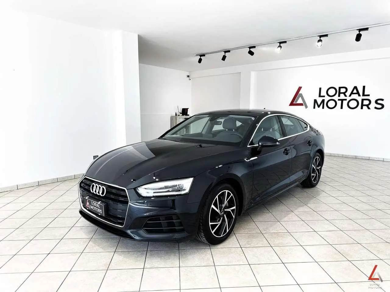 Photo 1 : Audi A5 2017 Diesel