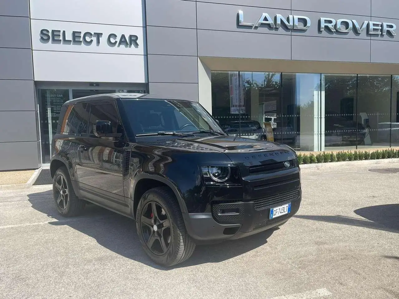 Photo 1 : Land Rover Defender 2021 Hybrid