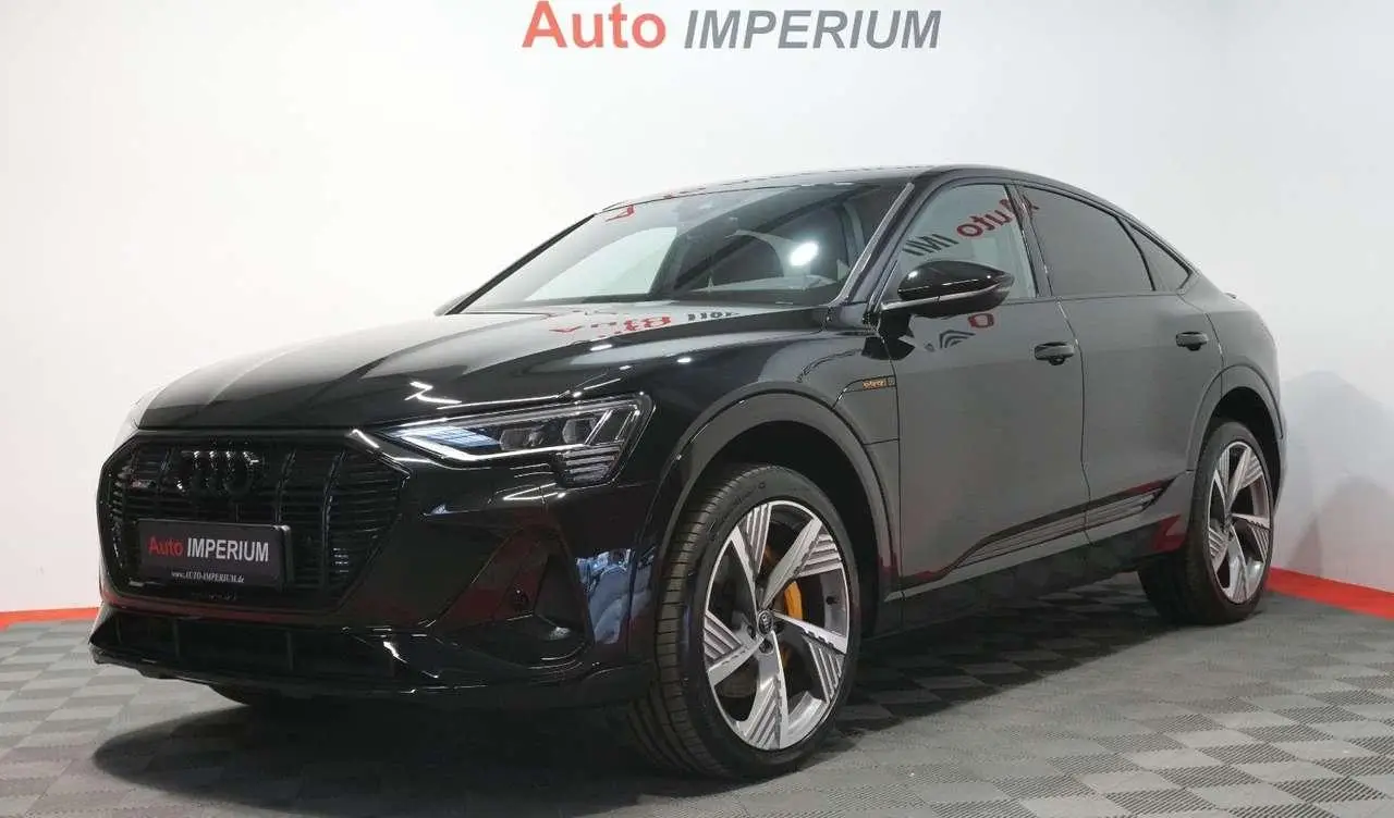 Photo 1 : Audi E-tron 2022 Électrique