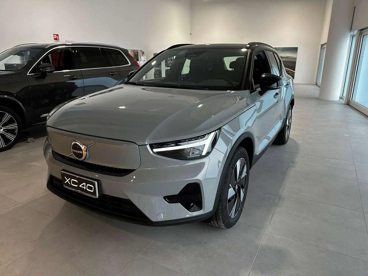 Photo 1 : Volvo Xc40 2024 Electric