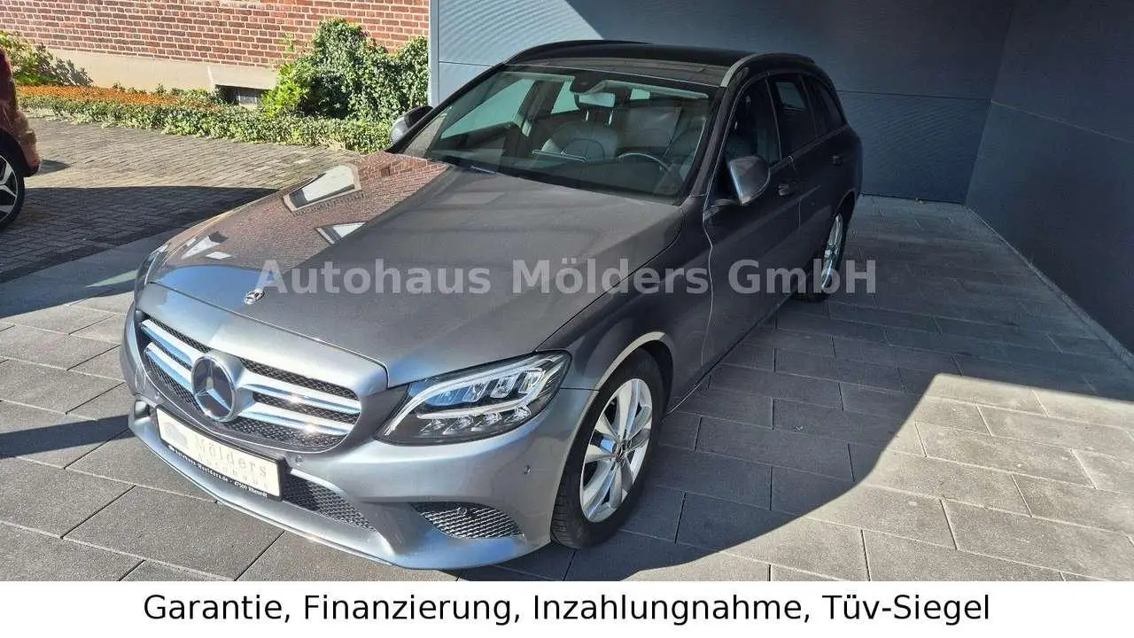 Photo 1 : Mercedes-benz Classe C 2018 Petrol