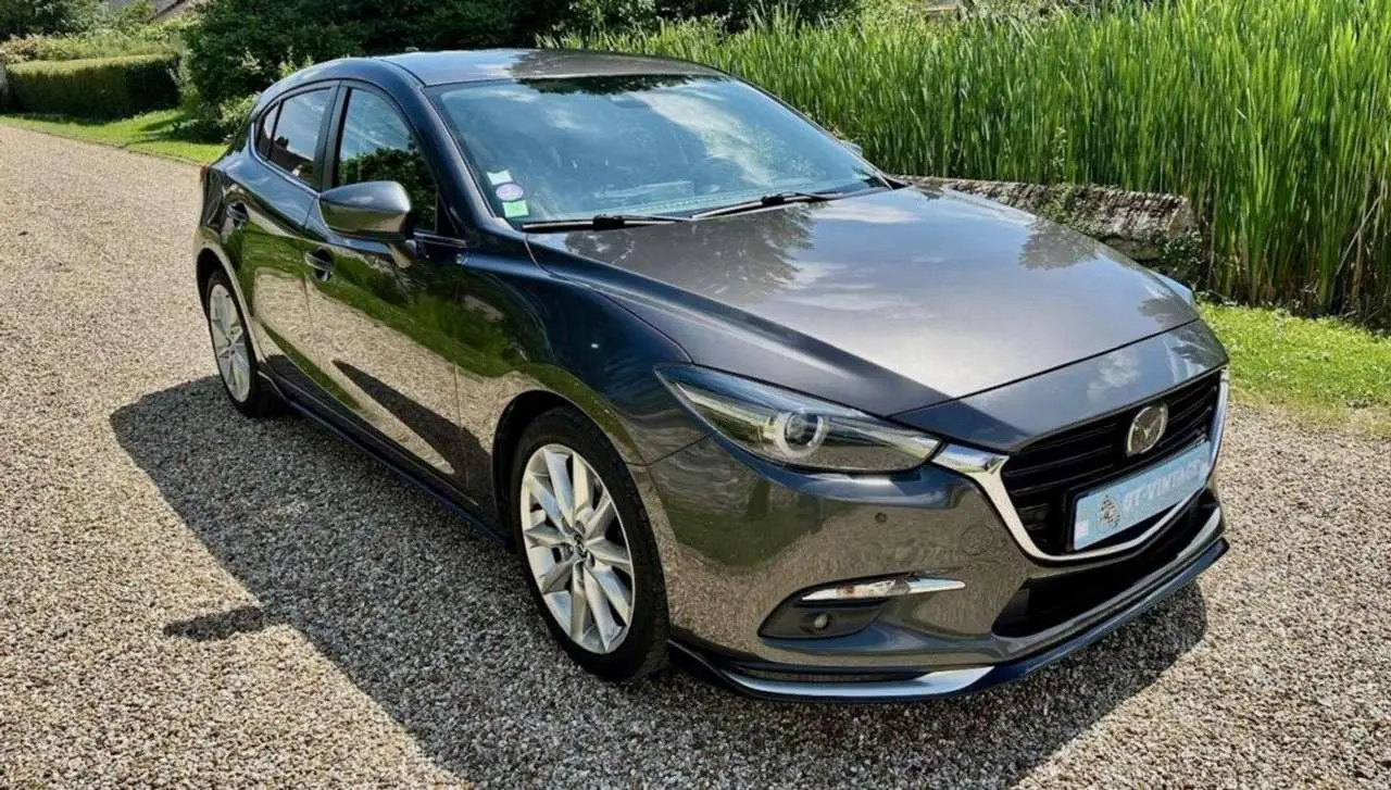 Photo 1 : Mazda 3 2018 Petrol