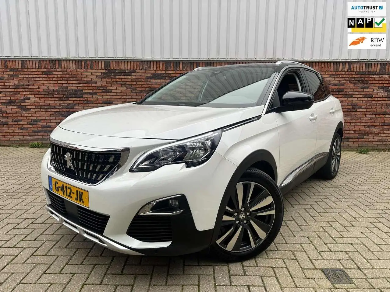 Photo 1 : Peugeot 3008 2019 Essence