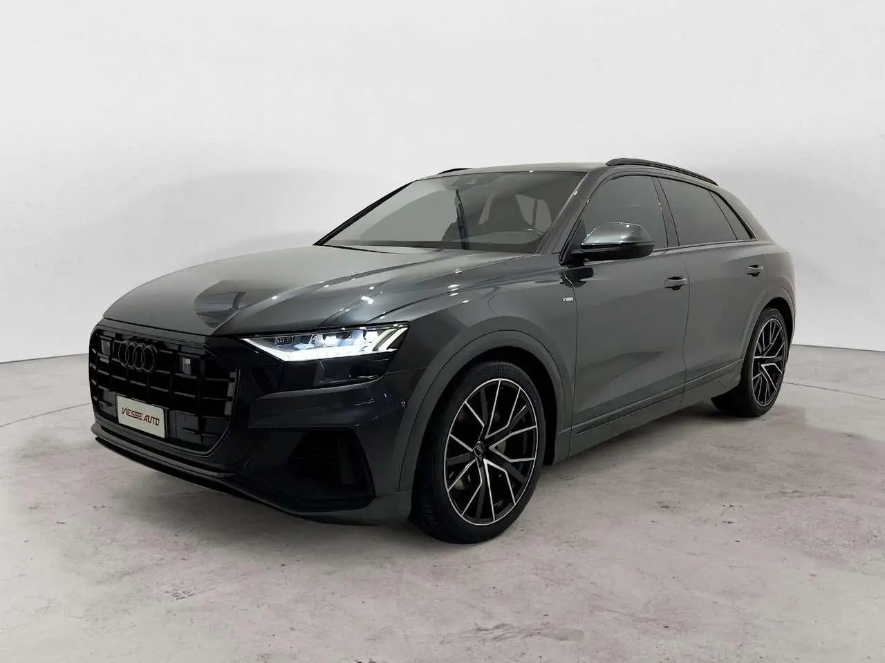 Photo 1 : Audi Q8 2019 Hybride