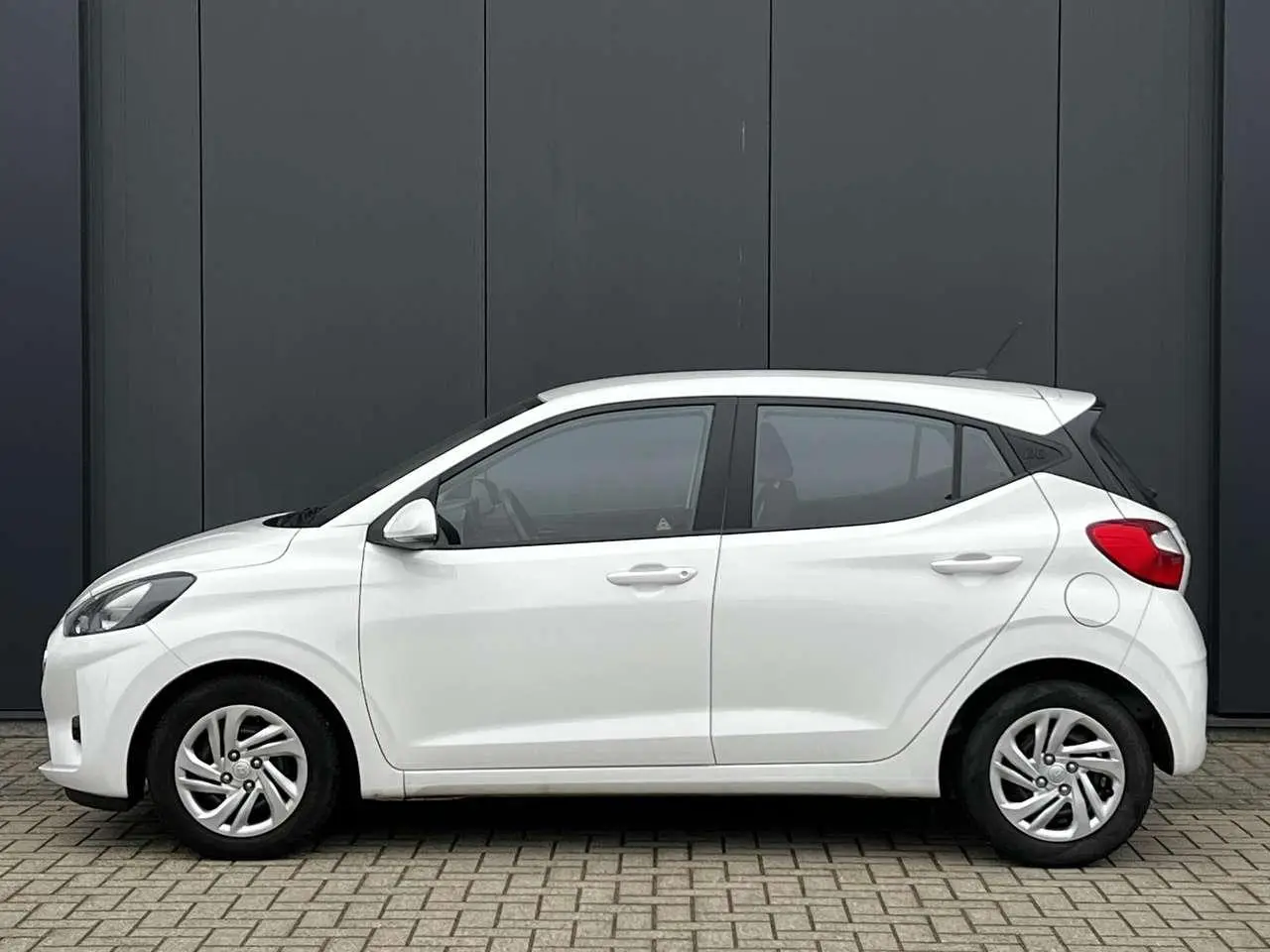 Photo 1 : Hyundai I10 2022 Essence