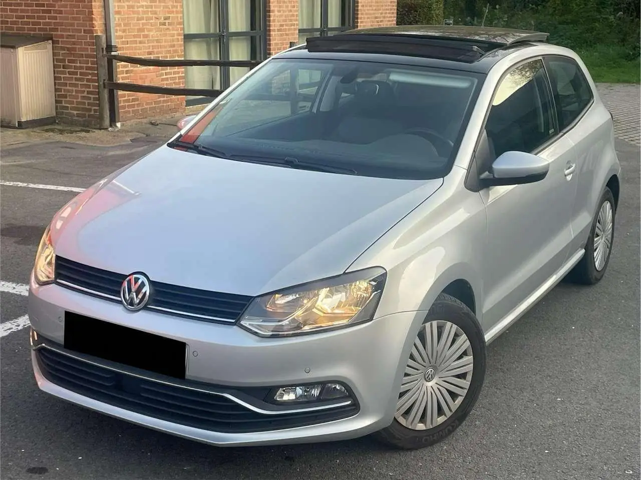 Photo 1 : Volkswagen Polo 2016 Petrol