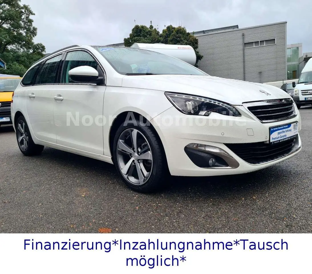 Photo 1 : Peugeot 308 2015 Essence