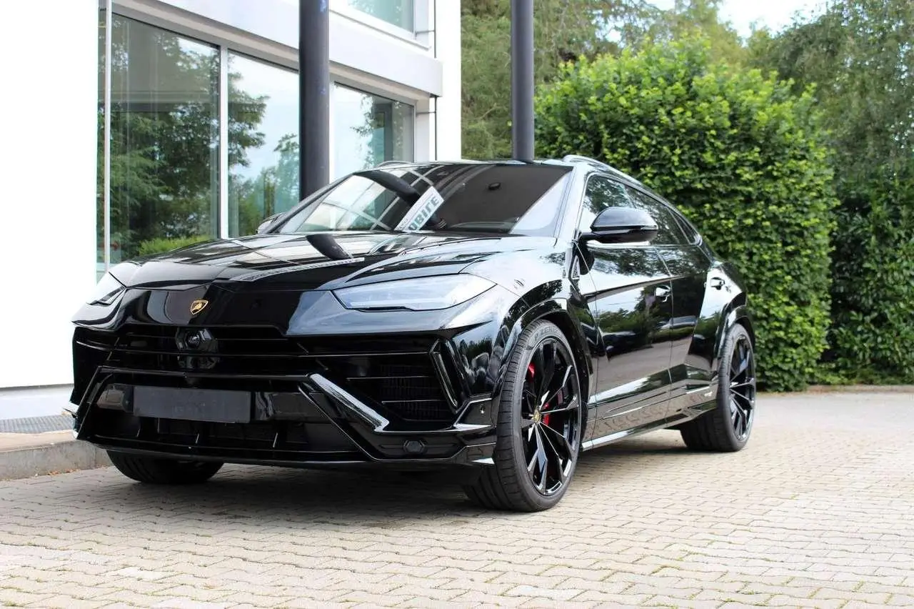 Photo 1 : Lamborghini Urus 2024 Essence