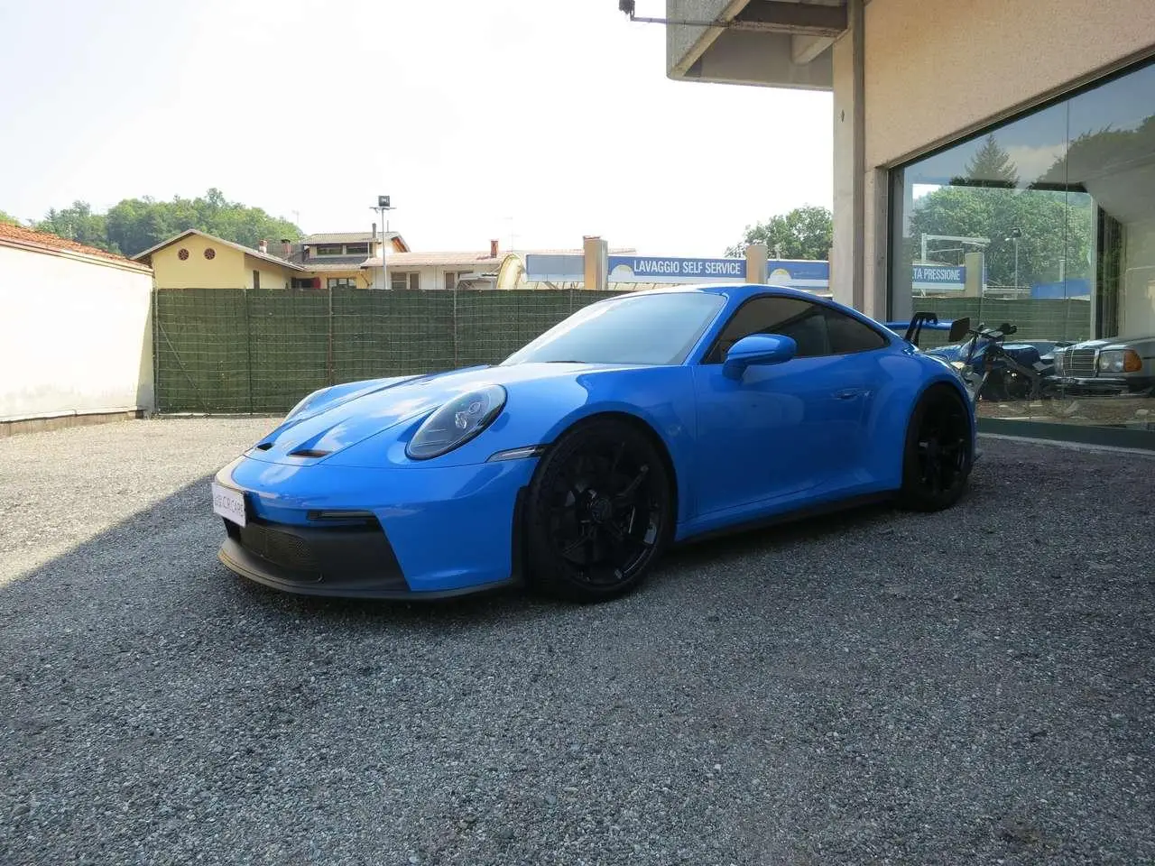 Photo 1 : Porsche 992 2021 Petrol