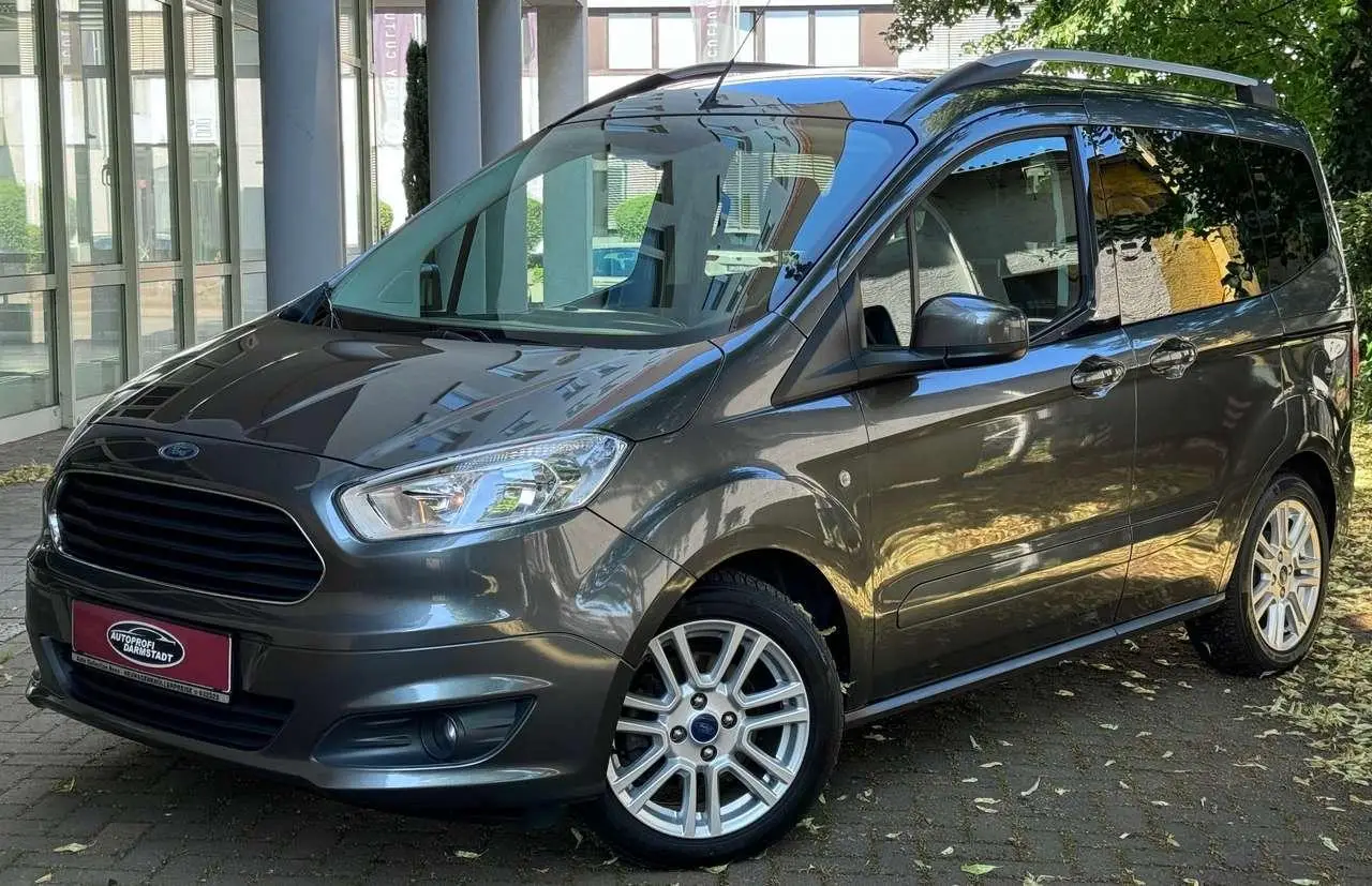 Photo 1 : Ford Tourneo 2017 Essence