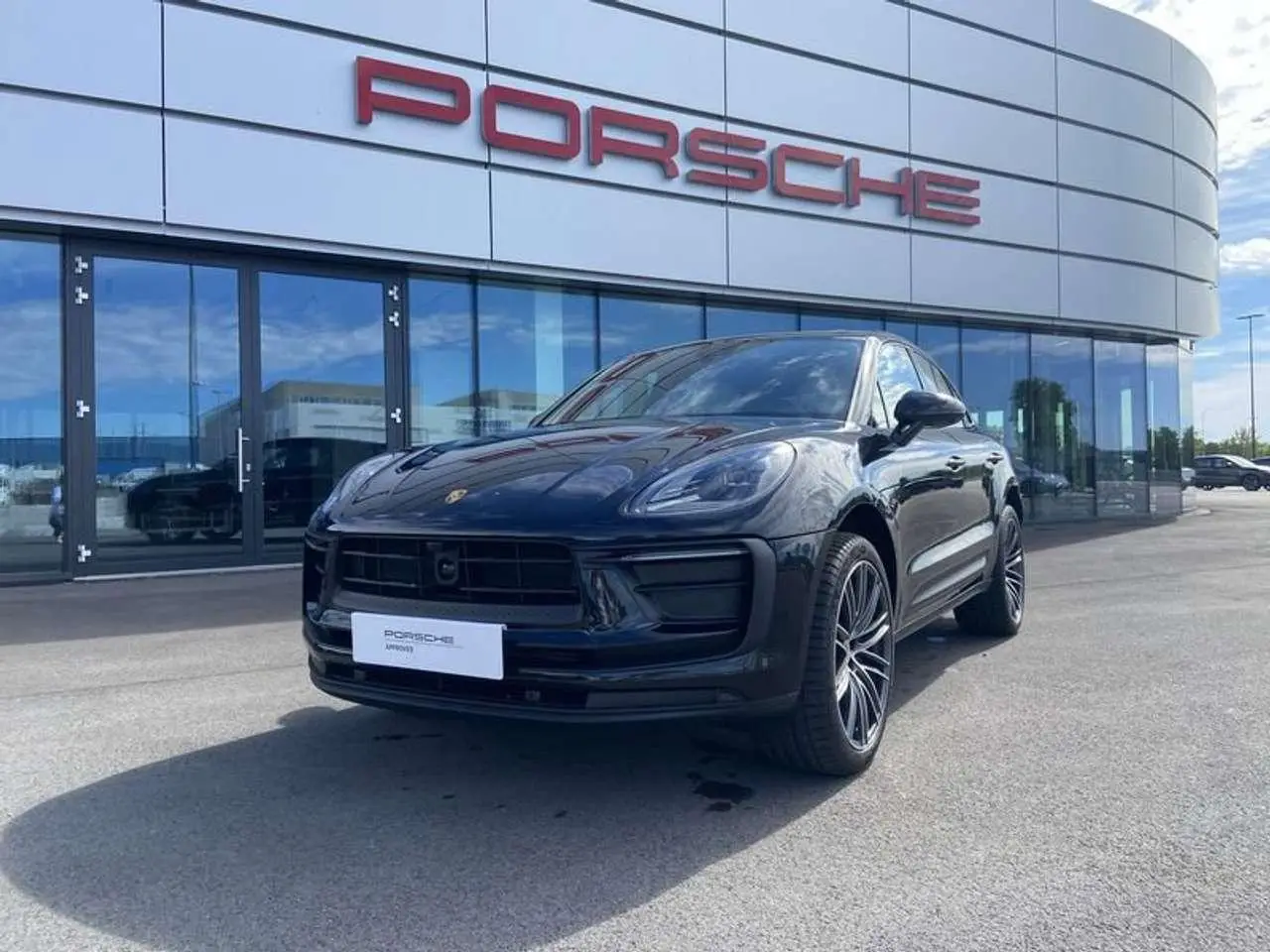 Photo 1 : Porsche Macan 2024 Petrol