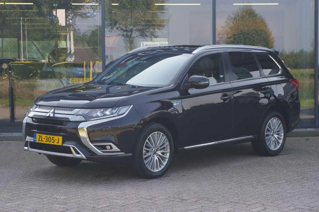 Photo 1 : Mitsubishi Outlander 2019 Hybrid