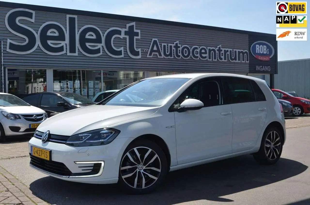 Photo 1 : Volkswagen Golf 2019 Électrique